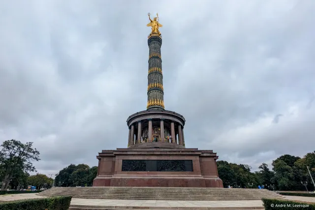 What was the first national monument erected in the newly founded German Empire in its new capital city of Berlin?