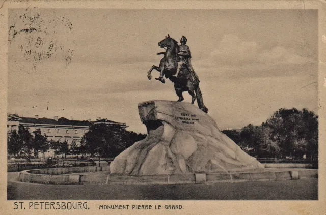 What is considered Russia's first modern national memorial?